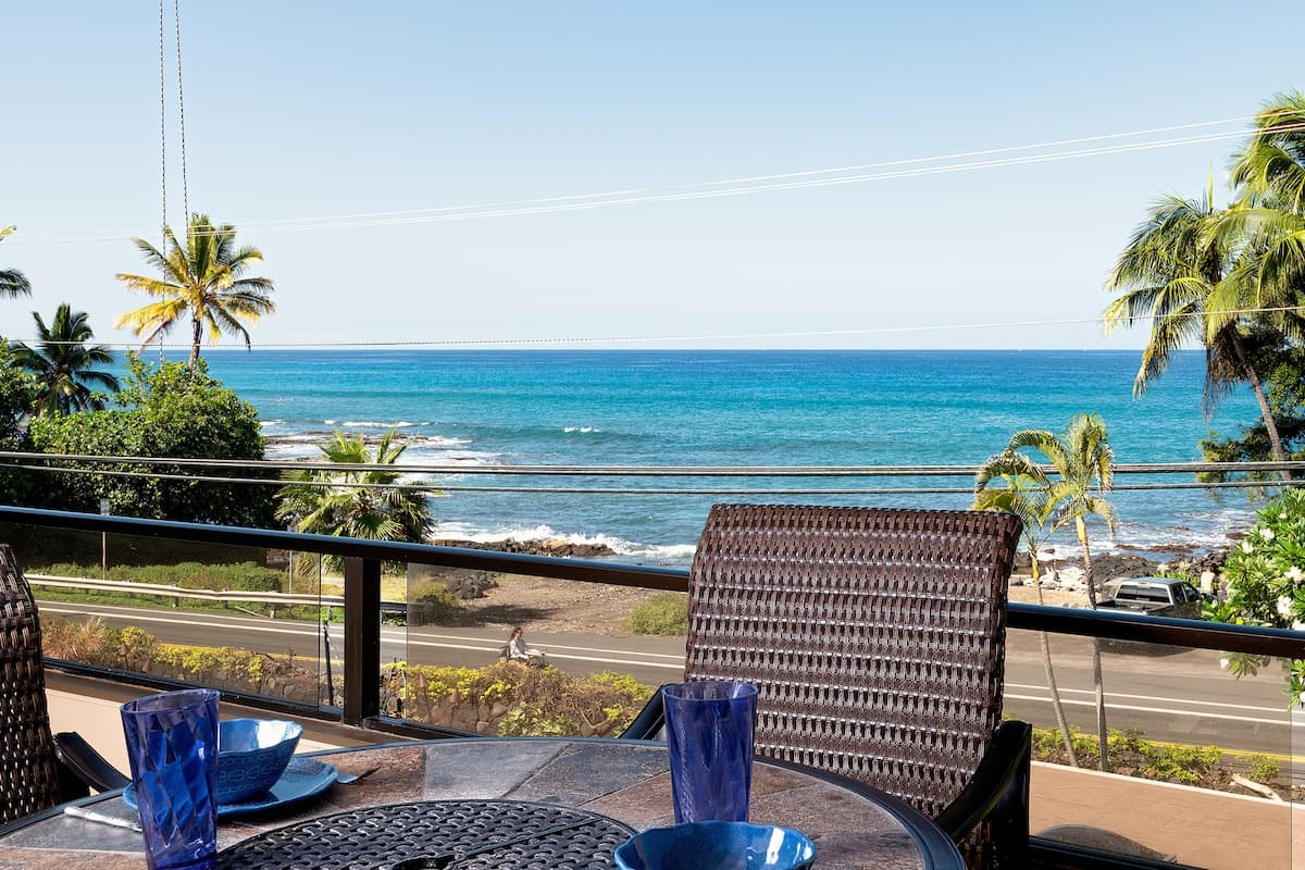 Condo in Kailua-Kona · ★4.74 · 2 bedrooms · 2 beds · 2 baths - Photo 1