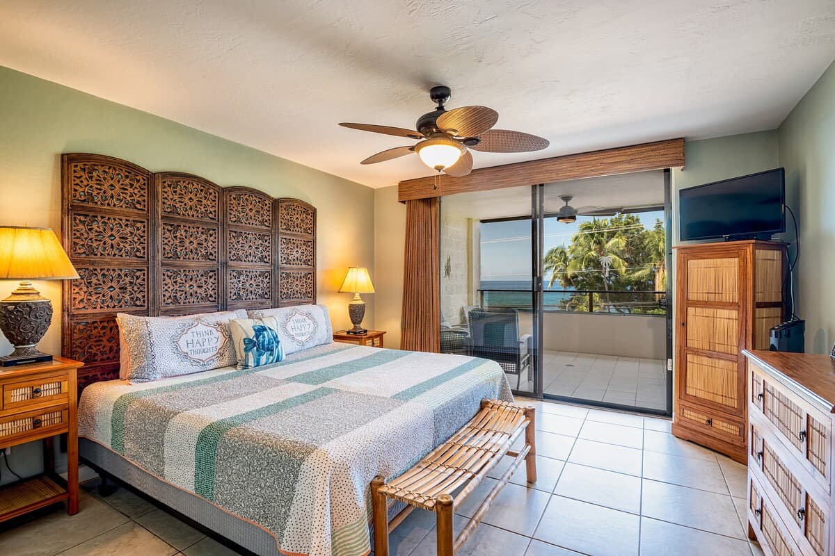 Condo in Kailua-Kona · ★4.74 · 2 bedrooms · 2 beds · 2 baths - Photo 5