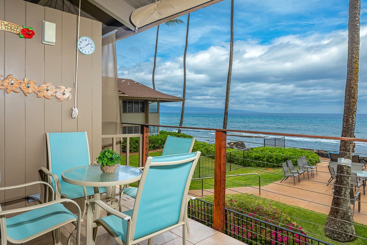 Condo in Lahaina · ★4.71 · 1 bedroom · 2 beds · 1 shared bath - Photo 3