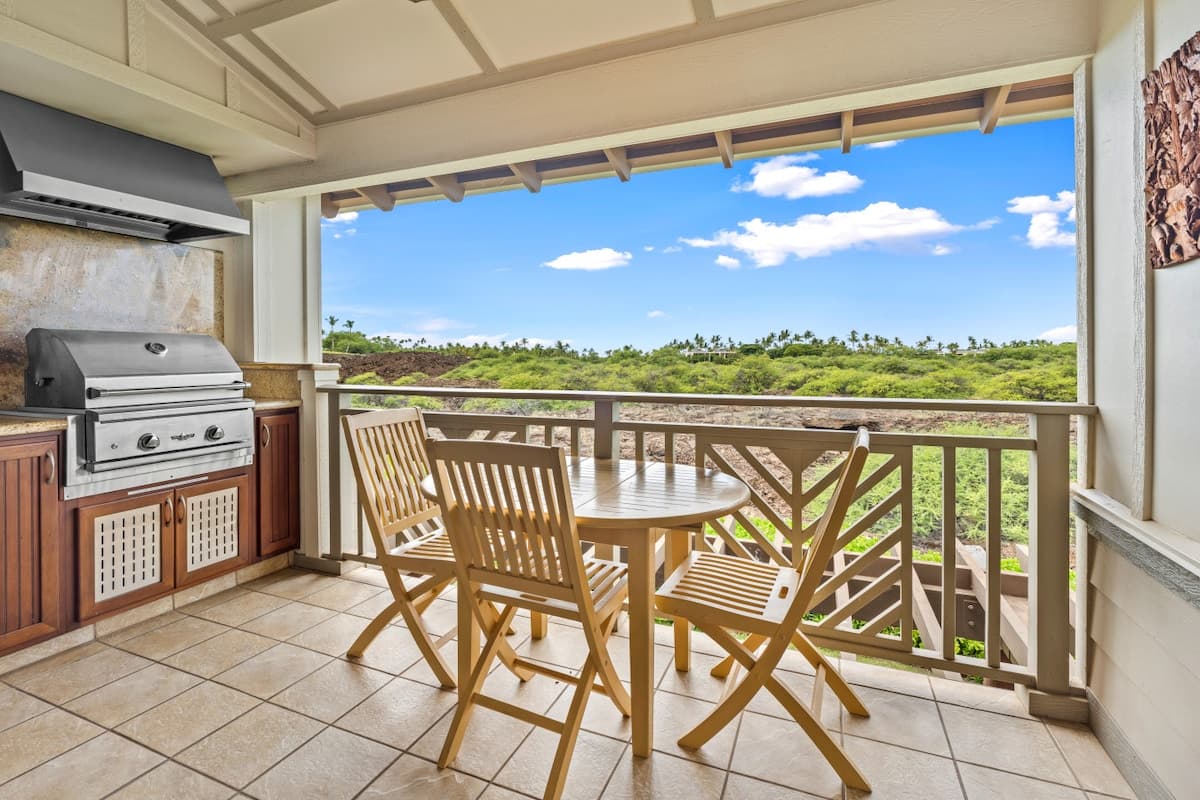 Condo in Waimea · ★4.92 · 3 bedrooms · 4 beds · 2 private baths - Photo 2
