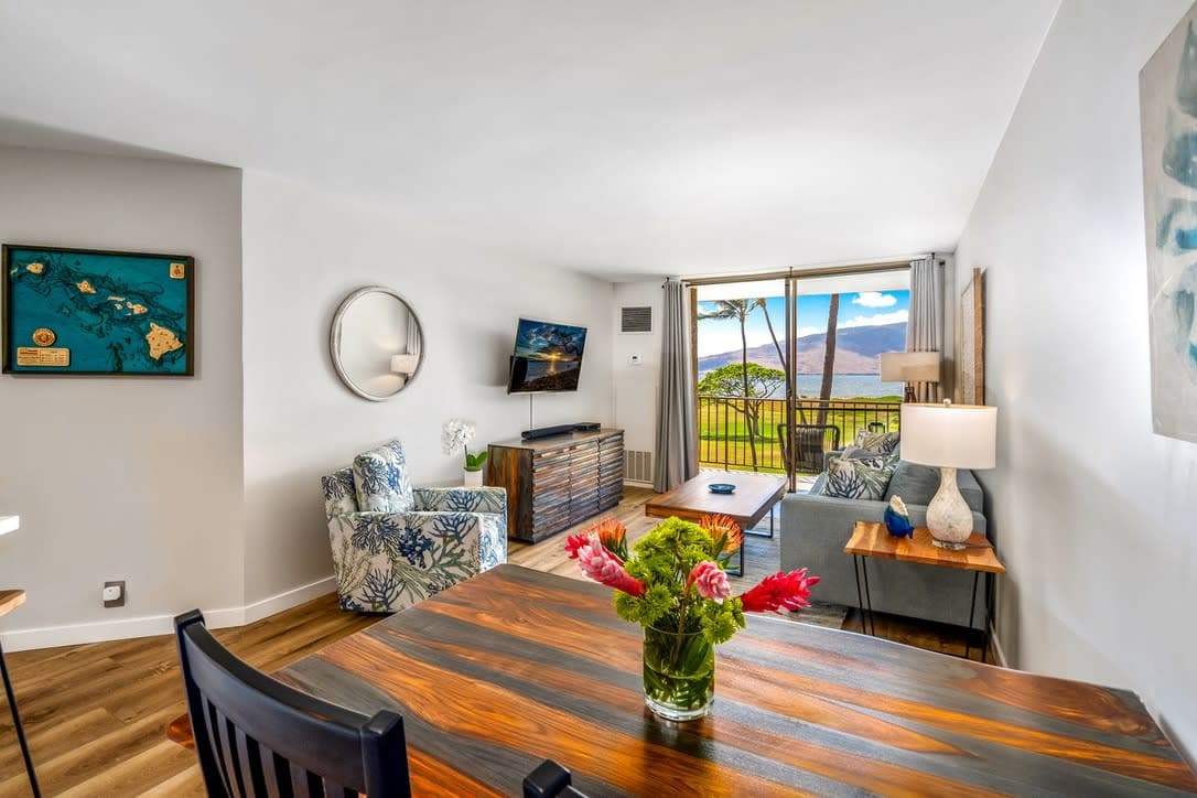 Condo in Kihei · ★4.94 · 1 bedroom · 2 beds · 1 private bath - Photo 4