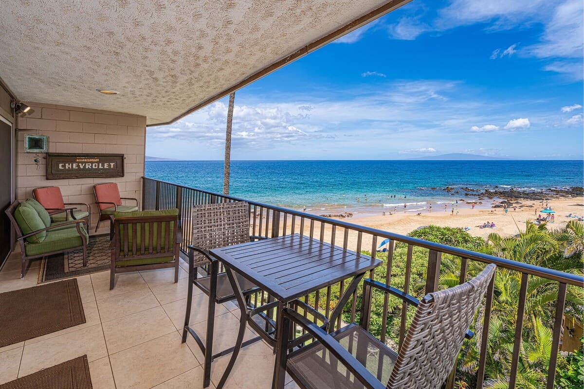 Condo in Kihei · ★4.67 · 2 bedrooms · 2 beds · 2 baths - Photo 3
