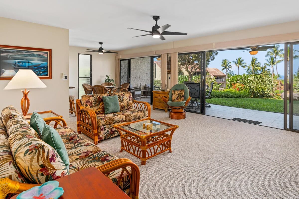 Condo in Kailua-Kona · ★4.79 · 2 bedrooms · 3 beds · 2 shared baths - Photo 2