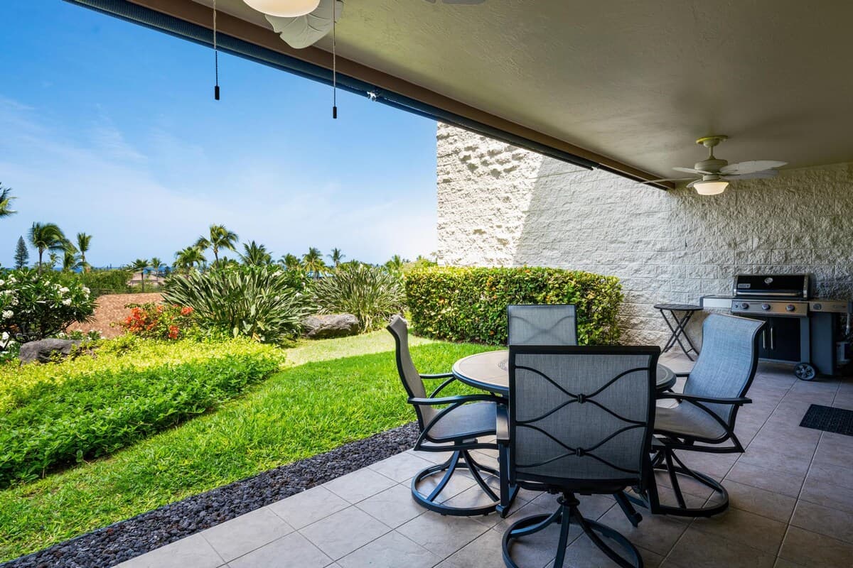 Condo in Kailua-Kona · ★4.79 · 2 bedrooms · 3 beds · 2 shared baths - Photo 1