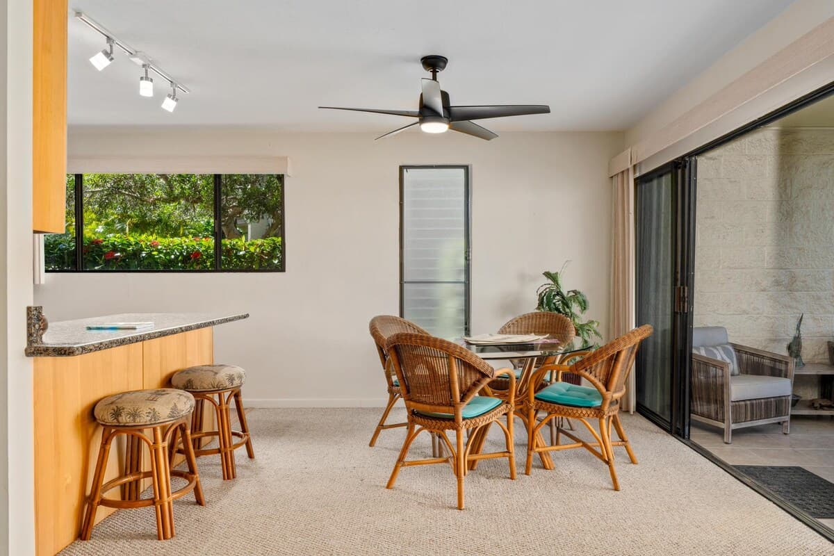 Condo in Kailua-Kona · ★4.79 · 2 bedrooms · 3 beds · 2 shared baths - Photo 5