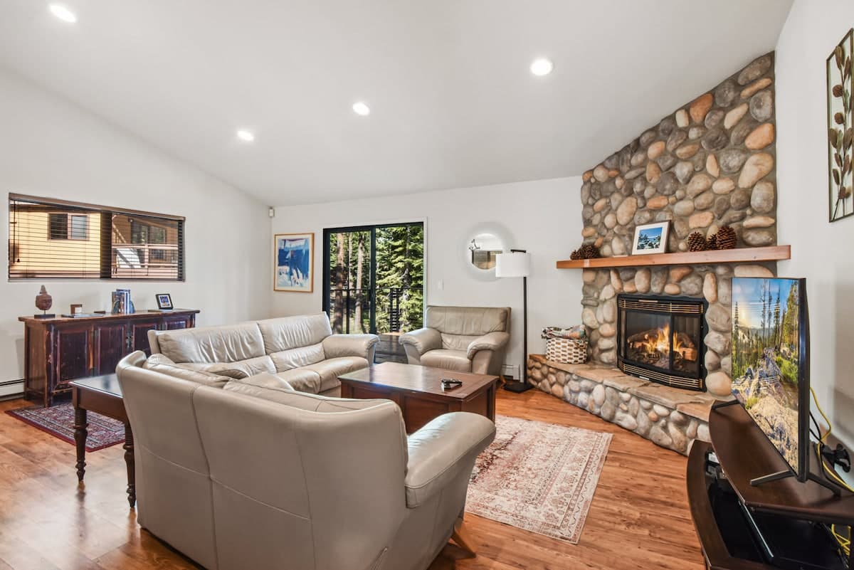 Home in Incline Village · ★3.67 · 3 bedrooms · 5 beds · 3 private baths - Photo 5