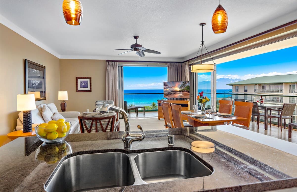 Condo in Lahaina · ★5.0 · 2 bedrooms · 3 beds · 2 baths - Photo 5