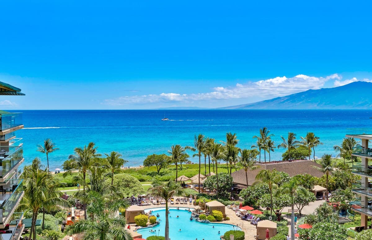 Condo in Lahaina · ★5.0 · 2 bedrooms · 3 beds · 2 baths - Photo 3