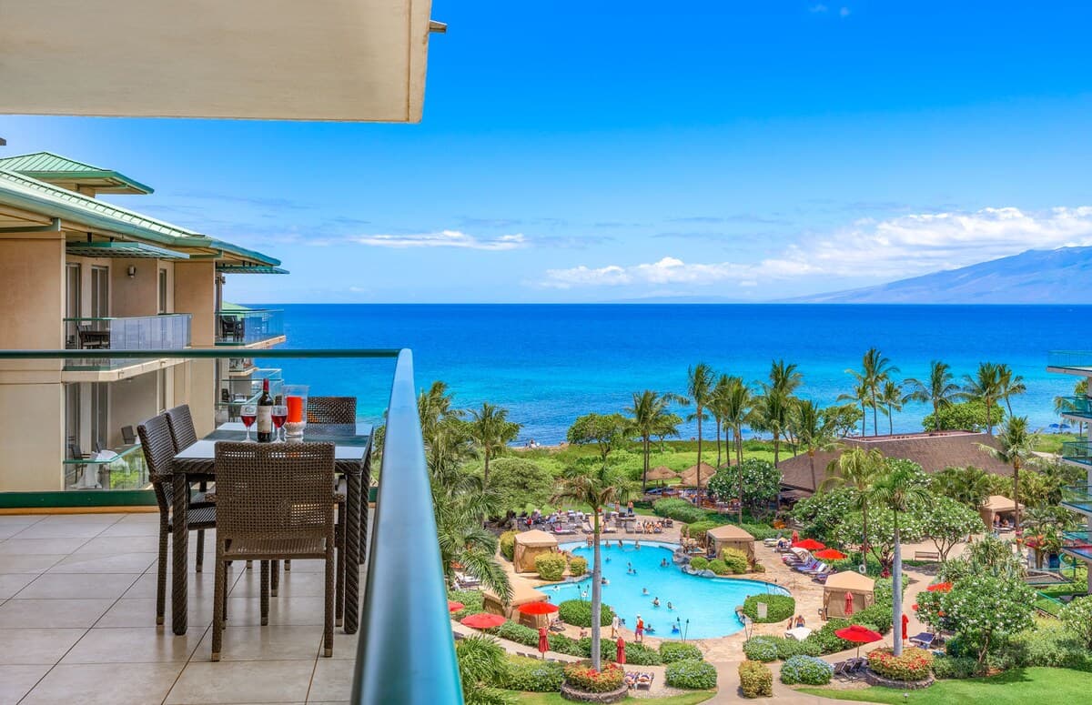 Condo in Lahaina · ★5.0 · 2 bedrooms · 3 beds · 2 baths - Photo 4
