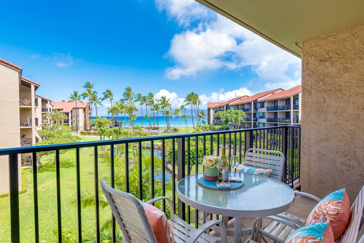 Condo in Lahaina · ★4.75 · 1 bedroom · 2 beds · 1 private bath - Photo 1