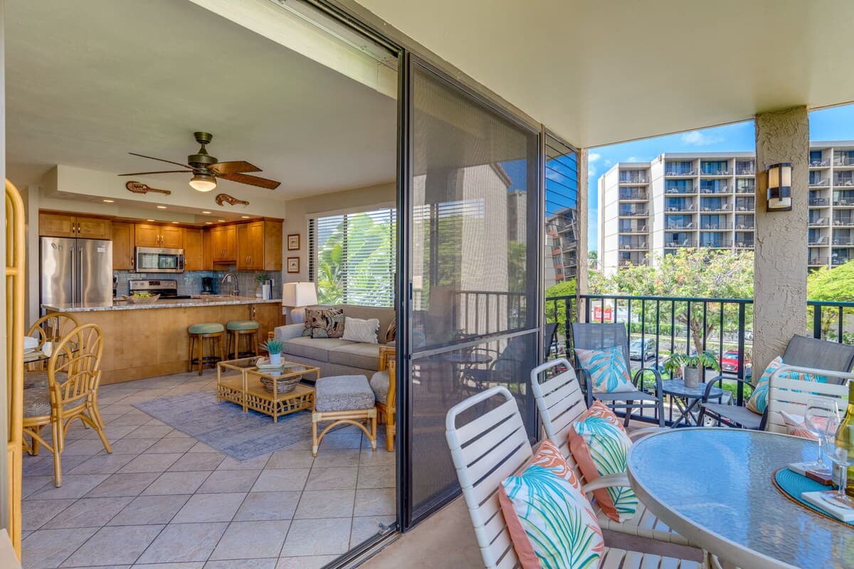 Condo in Lahaina · ★4.75 · 1 bedroom · 2 beds · 1 private bath - Photo 4