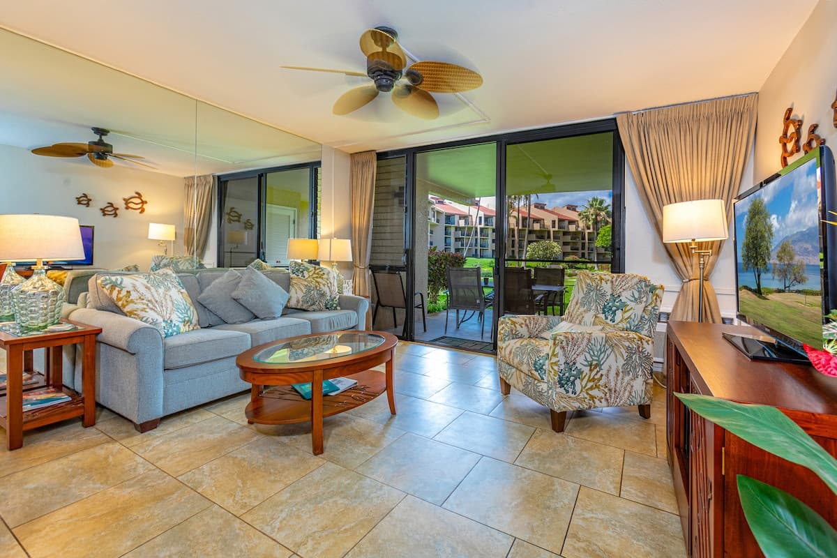 Condo in Kihei · ★4.75 · 1 bedroom · 2 beds · 2 private baths - Photo 4