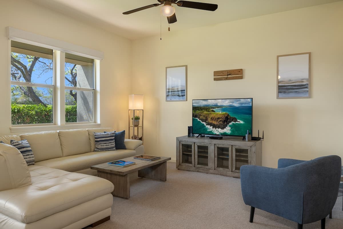 Condo in Waimea · ★4.9 · 2 bedrooms · 3 beds · 2.5 baths - Photo 3