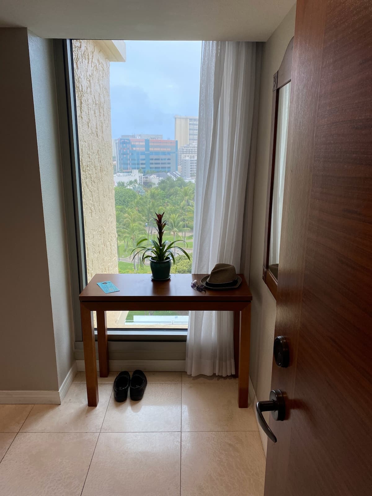 Luana Waikiki Hotel - Studio with Ocean View - Photo 3