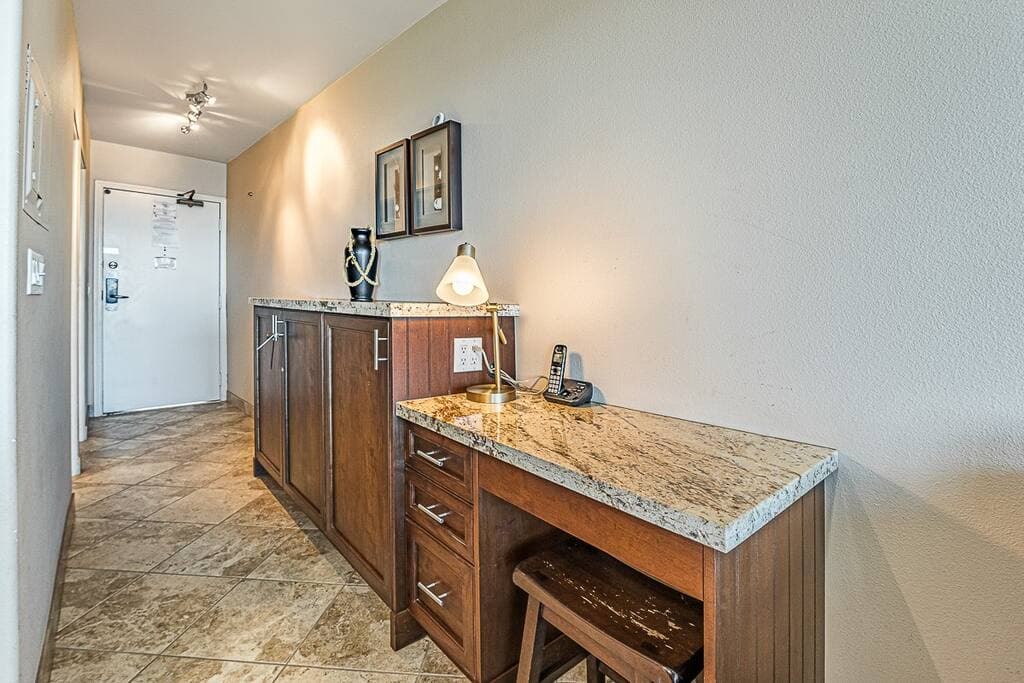 Condo in Kihei · ★4.77 · 1 bedroom · 2 beds · 1 bath - Photo 2