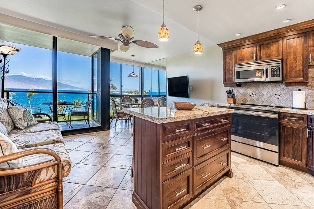 Condo in Kihei · ★4.77 · 1 bedroom · 2 beds · 1 bath - Photo 3