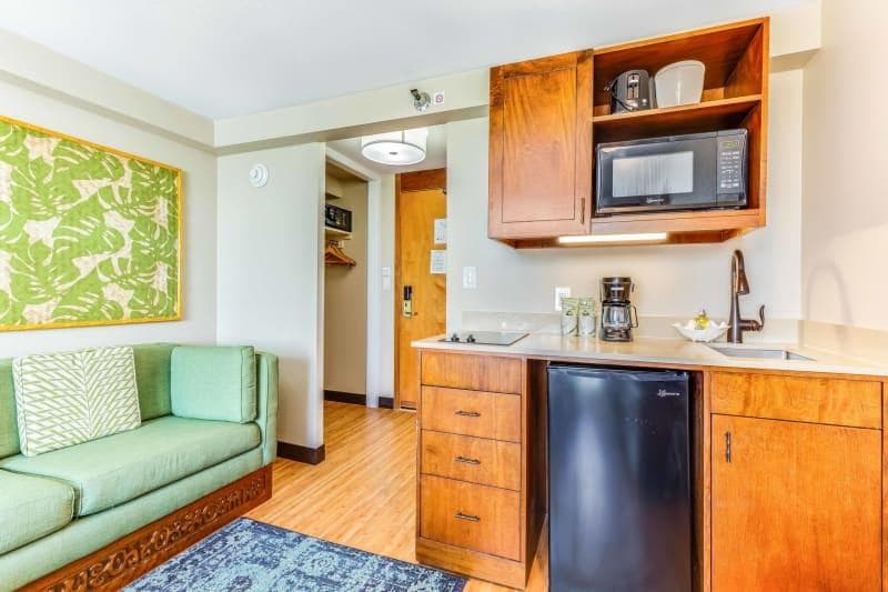 Condo in Honolulu · ★4.0 · Studio · 2 beds · 1 shared bath - Photo 3