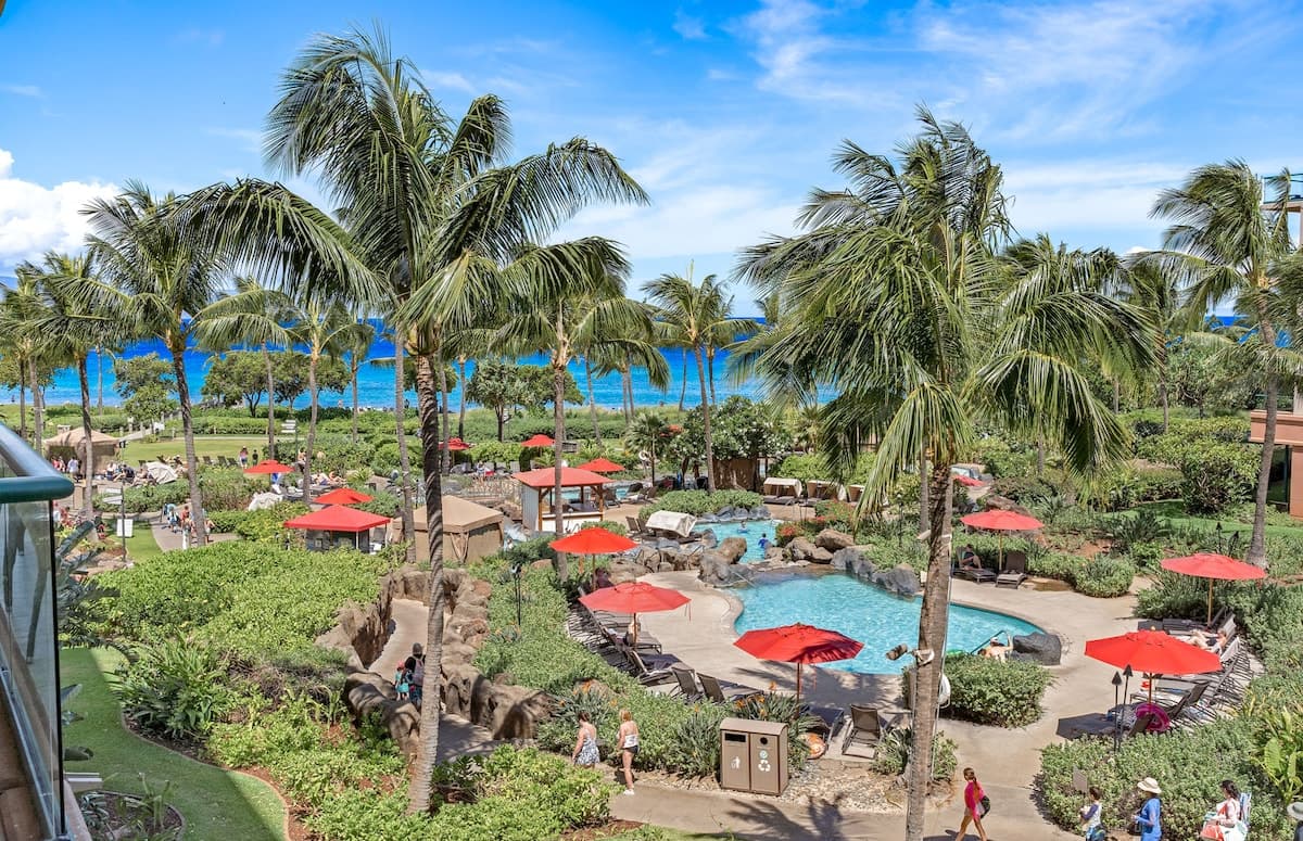 Condo in Lahaina · ★4.83 · 2 bedrooms · 3 beds · 2 baths - Photo 2