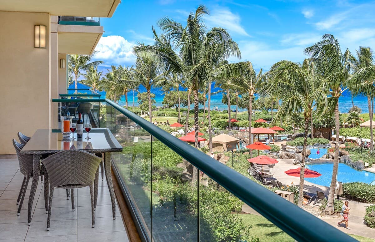 Condo in Lahaina · ★4.83 · 2 bedrooms · 3 beds · 2 baths - Photo 3