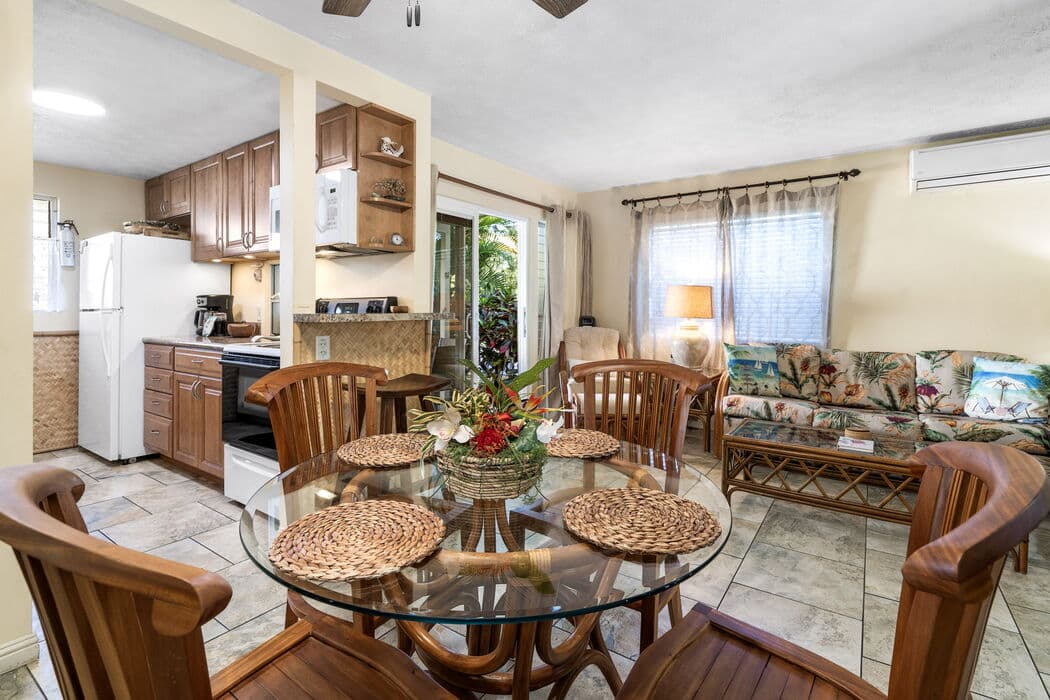 Townhouse in Kailua-Kona · ★4.69 · 2 bedrooms · 3 beds · 2 baths - Photo 4