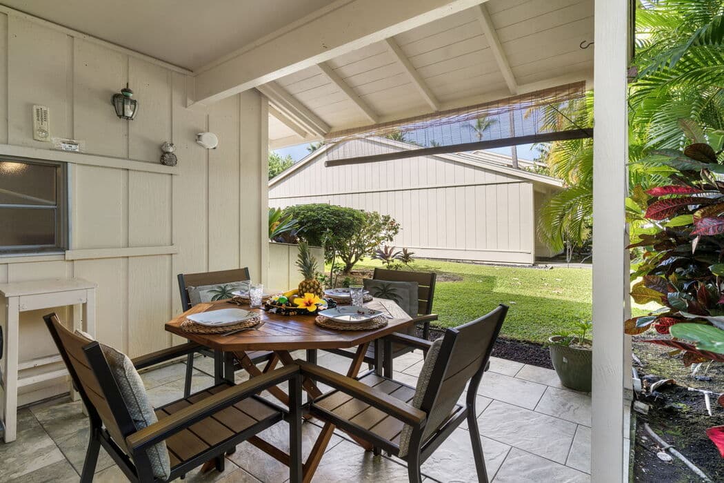 Townhouse in Kailua-Kona · ★4.69 · 2 bedrooms · 3 beds · 2 baths - Photo 5