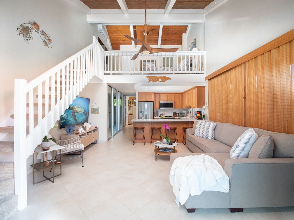 Condo in Lahaina · ★4.93 · 2 bedrooms · 3 beds · 2 baths - Photo 5