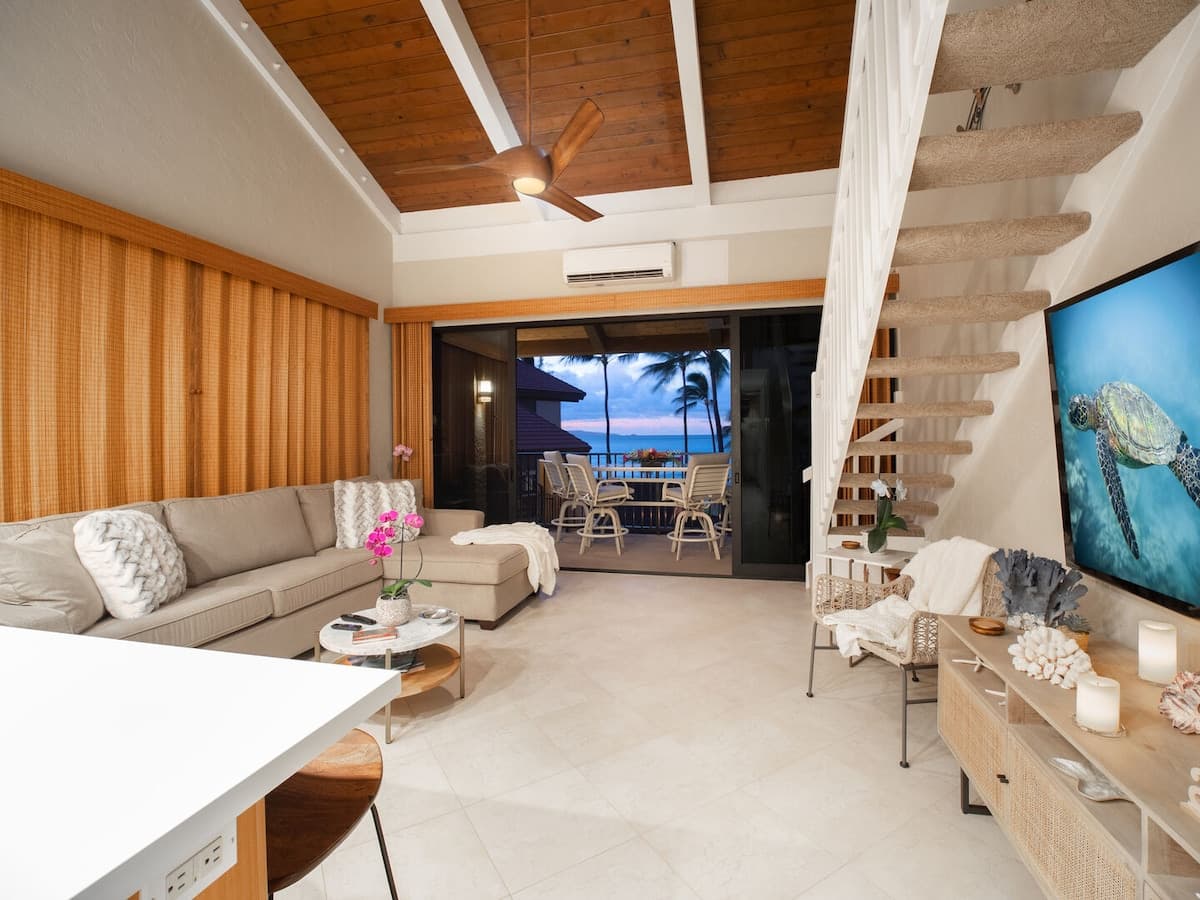 Condo in Lahaina · ★4.93 · 2 bedrooms · 3 beds · 2 baths - Photo 4