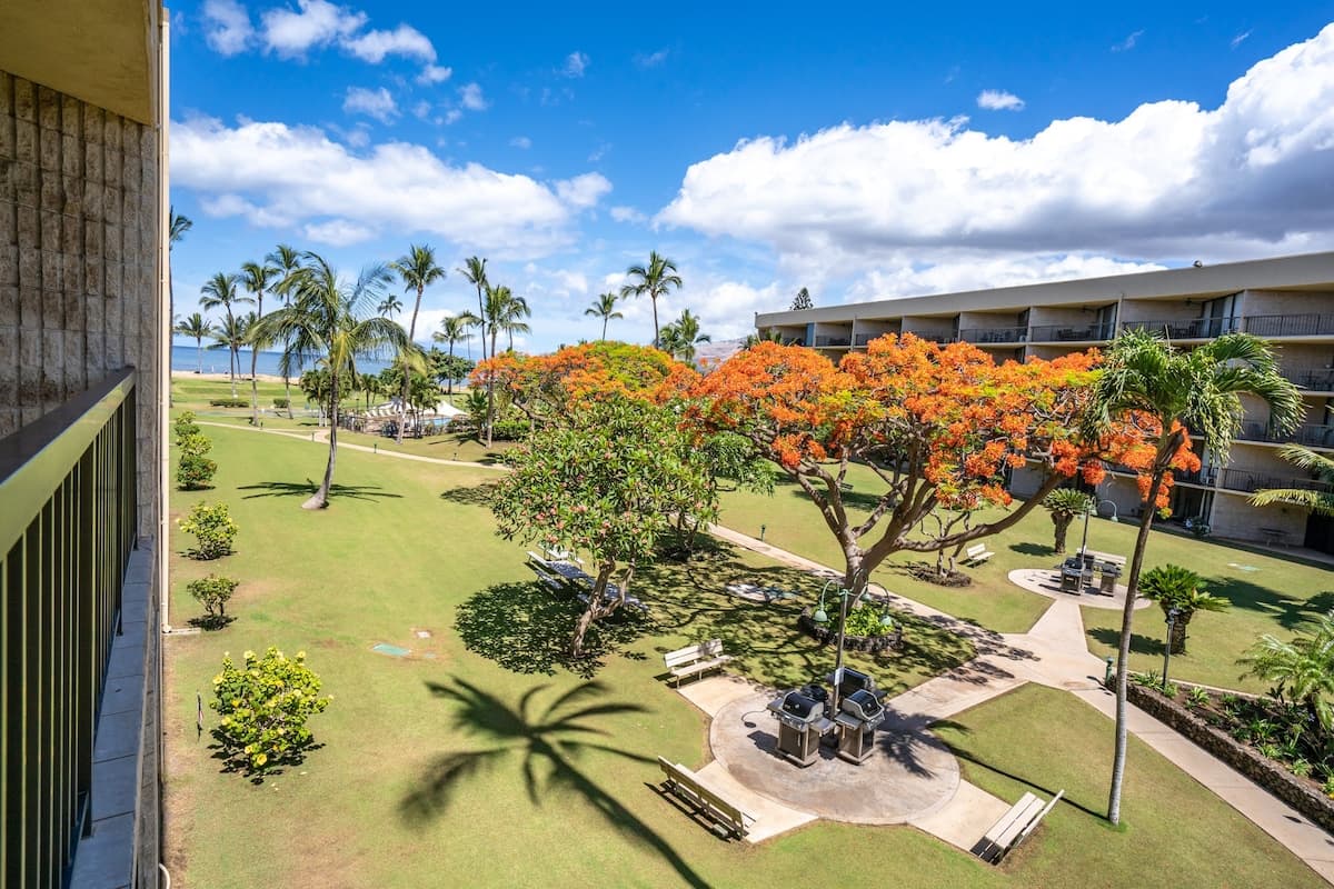 Condo in Kihei · ★4.82 · 1 bedroom · 2 beds · 2 shared baths - Photo 5