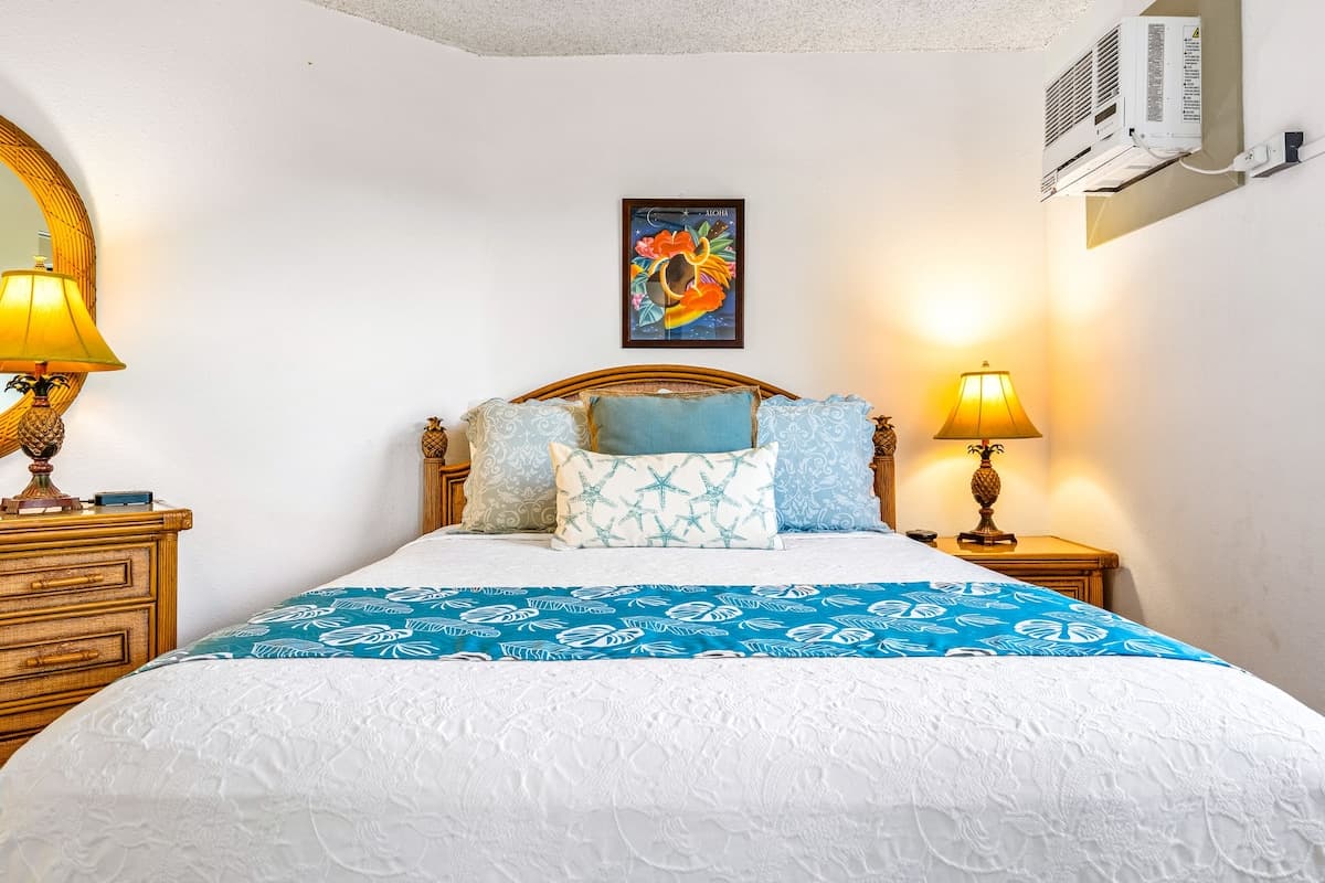 Condo in Kihei · ★4.82 · 1 bedroom · 2 beds · 2 shared baths - Photo 4