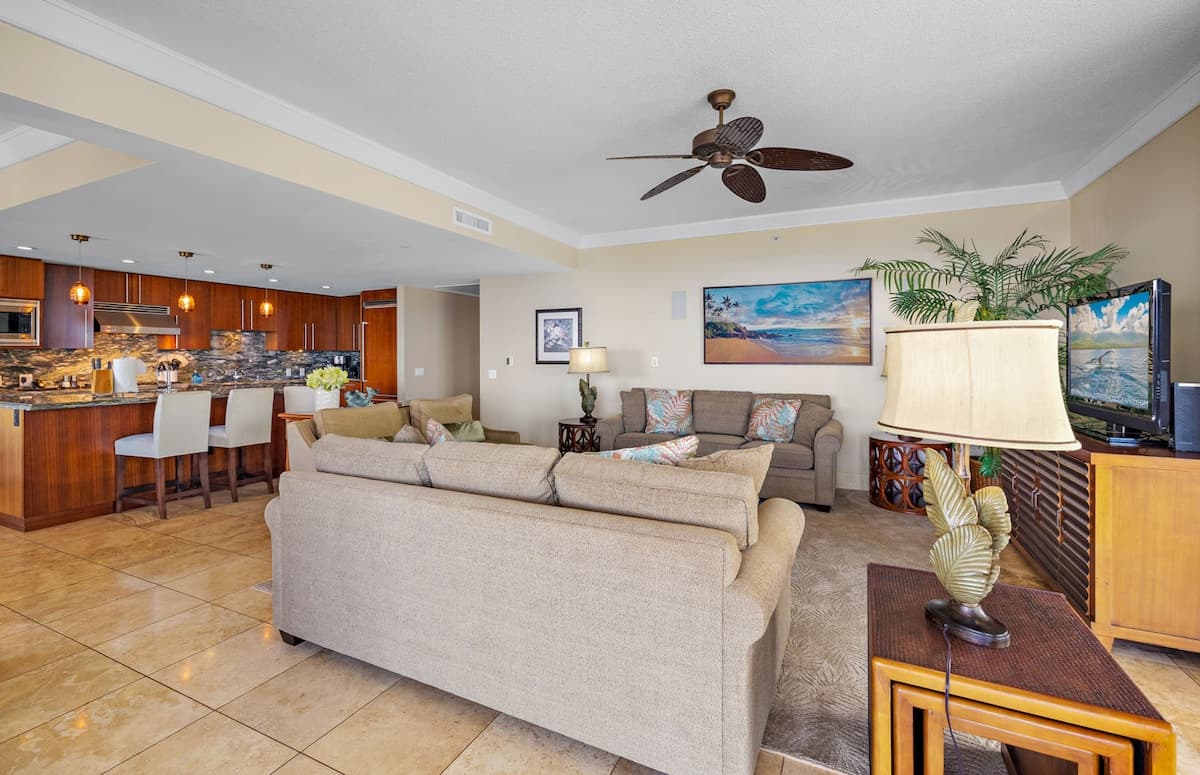 Condo in Lahaina · ★5.0 · 3 bedrooms · 4 beds · 3 baths - Photo 5