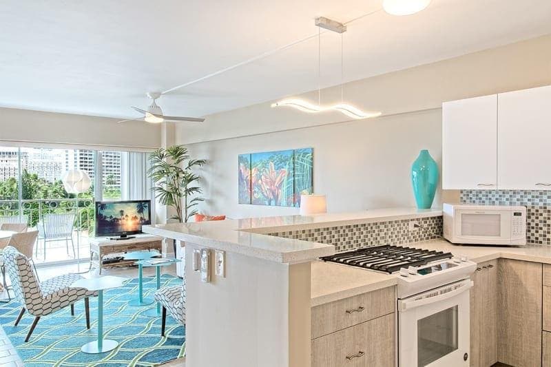 Condo in Honolulu · ★4.67 · 1 bedroom · 2 beds · 1 shared bath - Photo 4