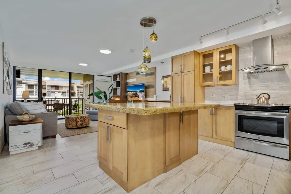 Condo in Kihei · ★4.84 · 1 bedroom · 2 beds · 2 private baths - Photo 3