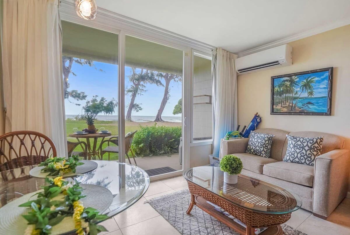 Oceanfront Ocean View Studio | King Bed | Split AC - Photo 4