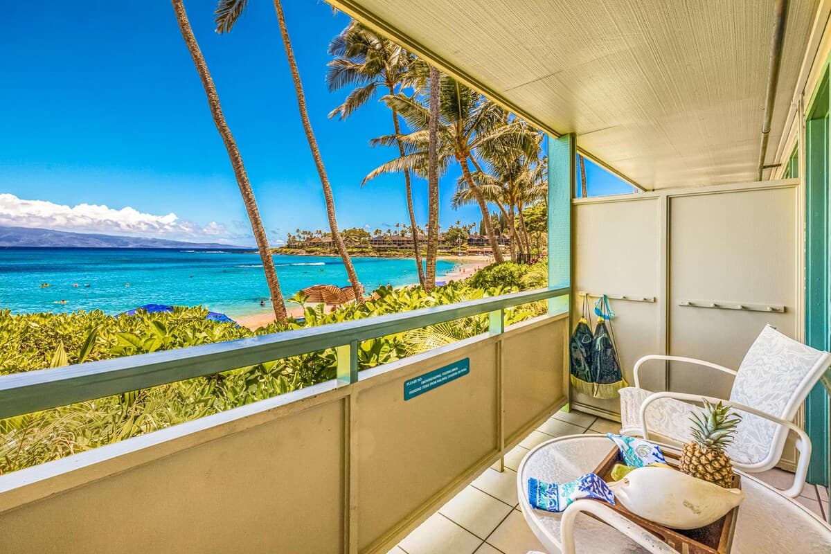 Condo in Lahaina · ★5.0 · 1 bedroom · 2 beds · 1 bath - Photo 2