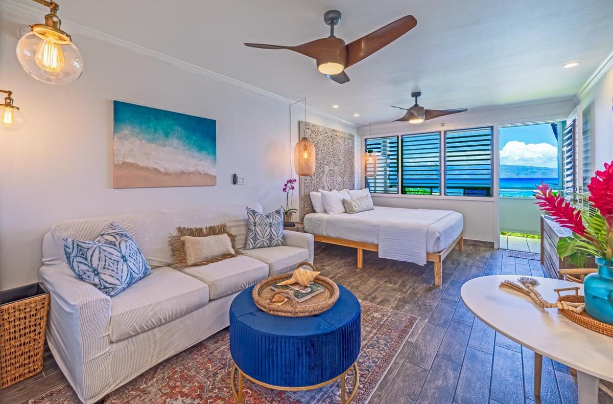 Condo in Lahaina · ★5.0 · 1 bedroom · 2 beds · 1 bath - Photo 4