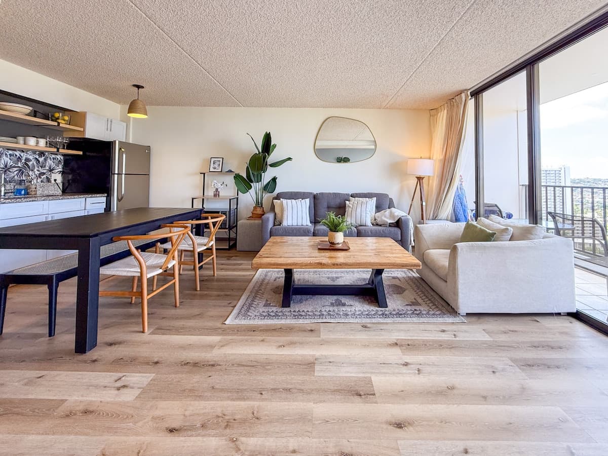 Condo in Honolulu · ★4.86 · 1 bedroom · 2 beds · 1 private bath - Photo 1