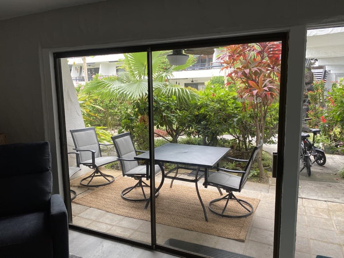 Condo in Kailua-Kona · ★4.92 · 1 bedroom · 2 beds · 1 private bath - Photo 5