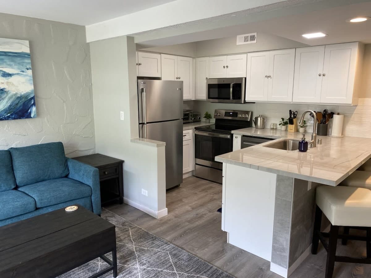 Condo in Kailua-Kona · ★4.92 · 1 bedroom · 2 beds · 1 private bath - Photo 2