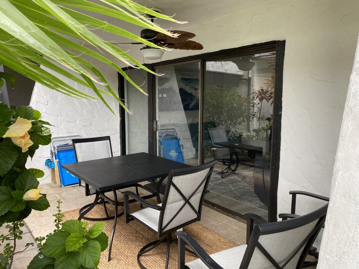 Condo in Kailua-Kona · ★4.92 · 1 bedroom · 2 beds · 1 private bath - Photo 4