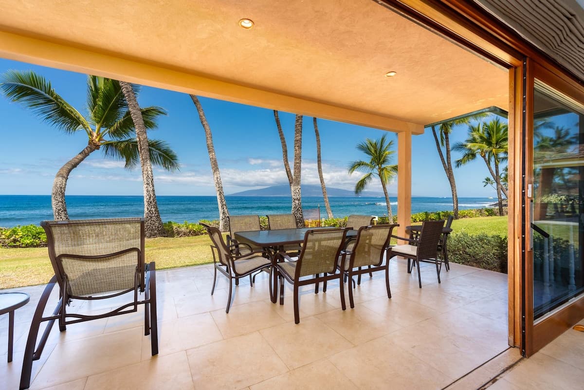 Condo in Lahaina · ★4.6 · 5 bedrooms · 6 beds · 5 baths - Photo 1