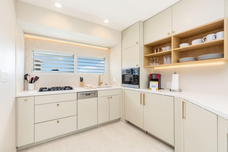 Condo in Honolulu · ★4.89 · 1 bedroom · 3 beds · 1 shared bath - Photo 3