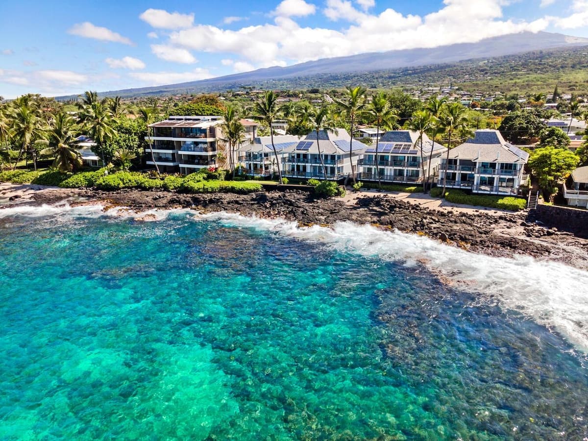 Condo in Kailua-Kona · ★4.89 · 4 bedrooms · 4 beds · 3 baths - Photo 4
