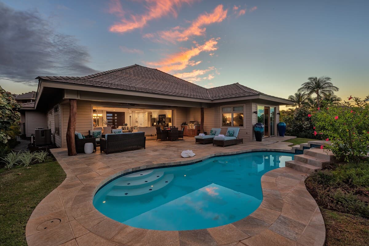 Home in Waimea · ★4.63 · 4 bedrooms · 6 beds · 4.5 baths - Photo 5