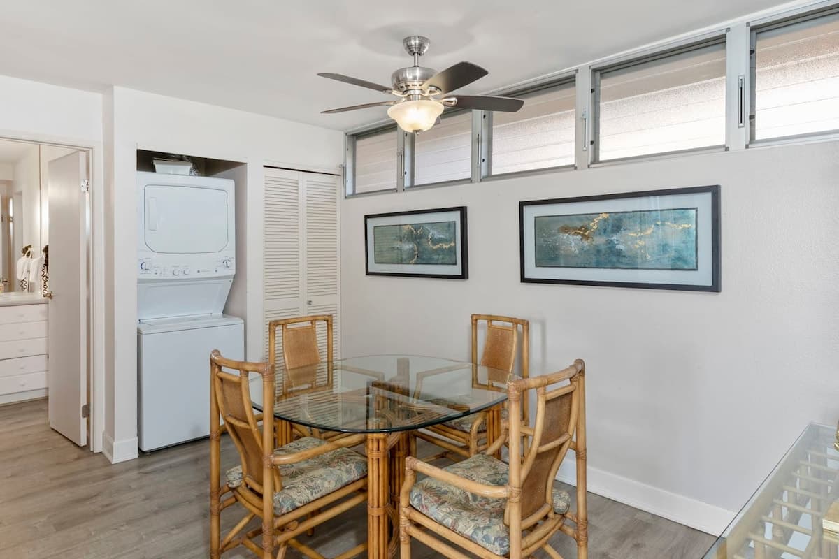 Condo in Lahaina · ★4.36 · 1 bedroom · 1 bath - Photo 3