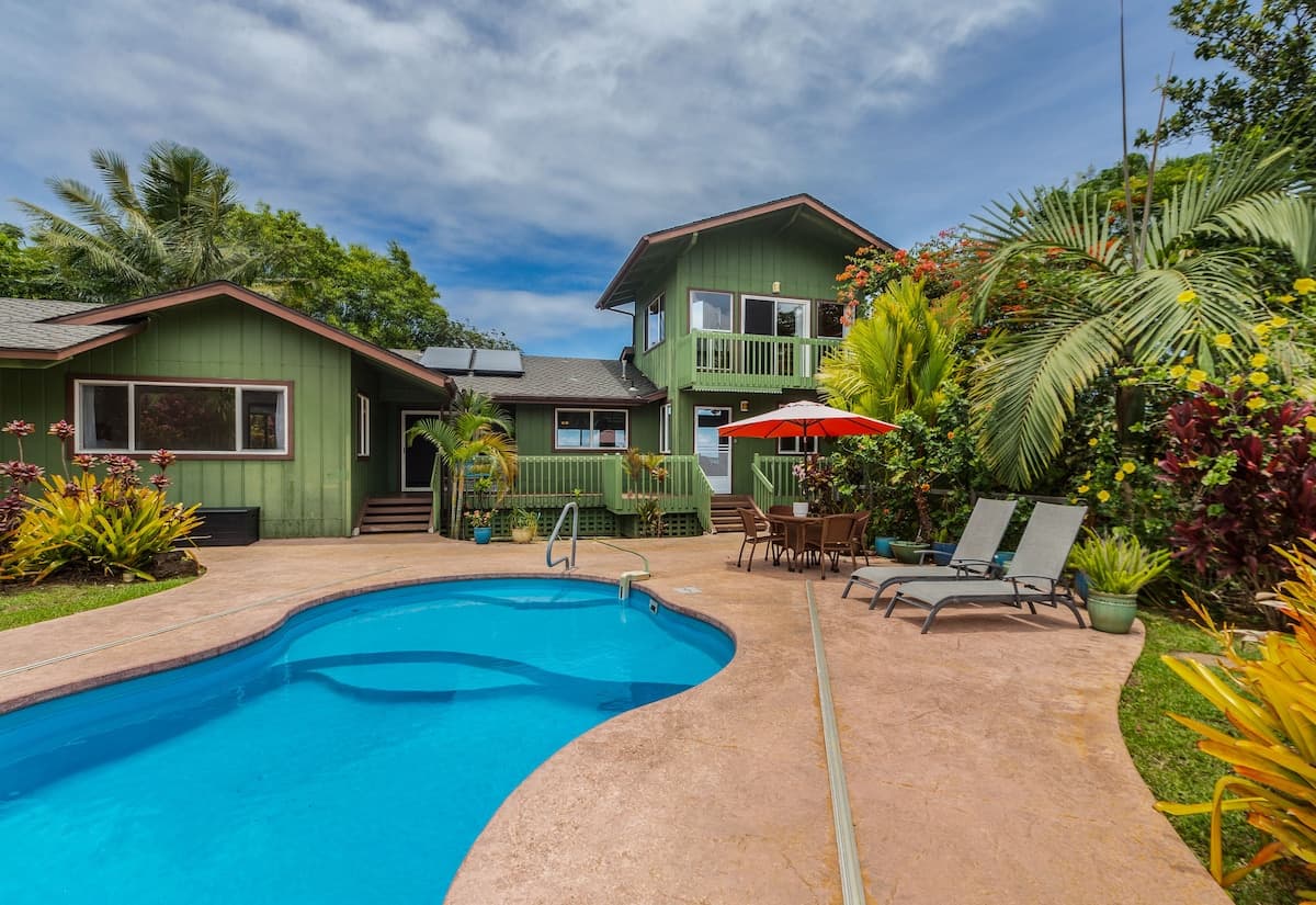 Home in Princeville · ★4.98 · 6 bedrooms · 7 beds · 3 baths - Photo 5