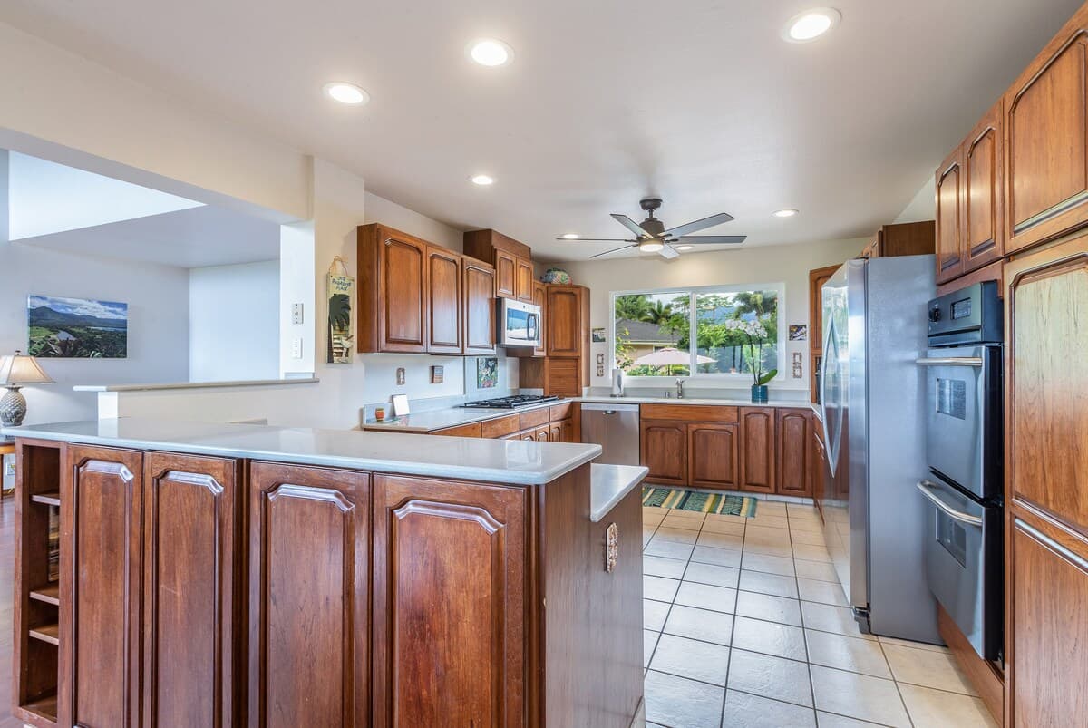 Home in Princeville · ★4.98 · 6 bedrooms · 7 beds · 3 baths - Photo 4