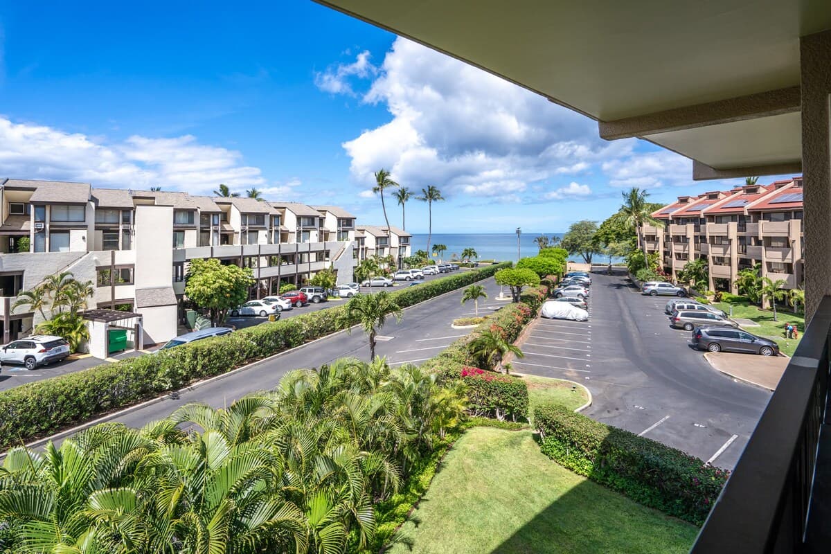 Condo in Kihei · ★4.93 · 1 bedroom · 2 beds · 2 shared baths - Photo 2