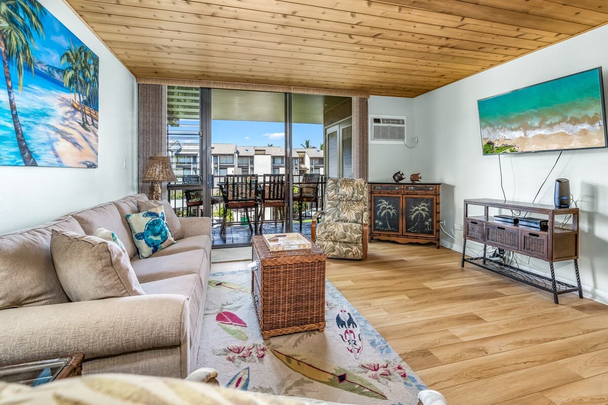 Condo in Kihei · ★4.93 · 1 bedroom · 2 beds · 2 shared baths - Photo 4