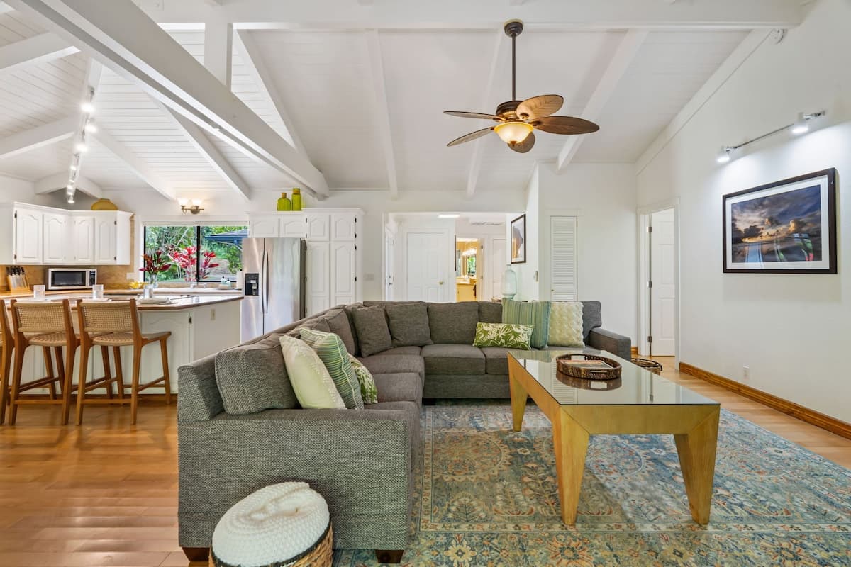 Home in Kilauea · ★4.86 · 3 bedrooms · 4 beds · 3 baths - Photo 5