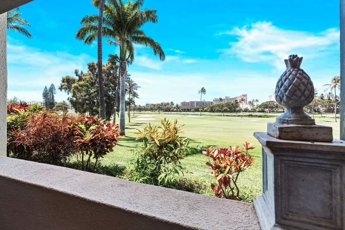 Condo in Lahaina · ★4.77 · 2 bedrooms · 4 beds · 2 private baths - Photo 5